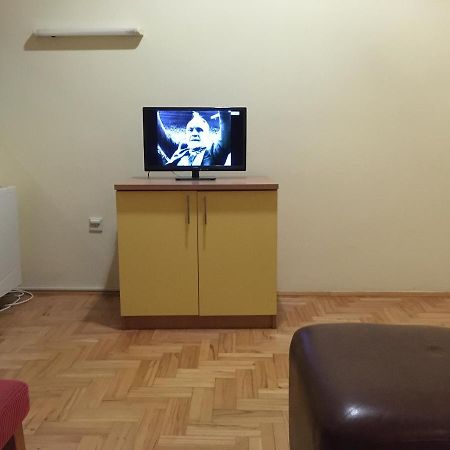 Hostel Teresianum 알렉시나츠 외부 사진