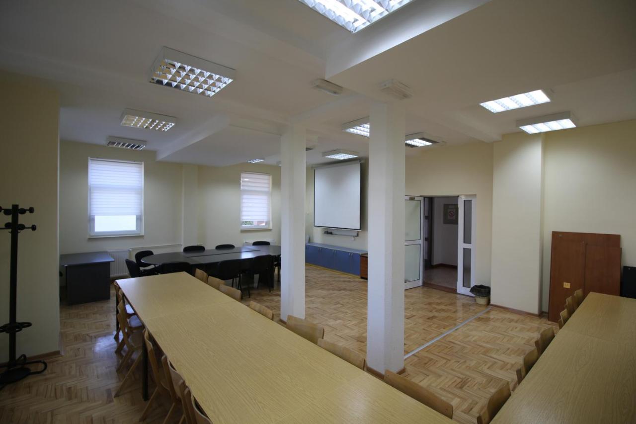 Hostel Teresianum 알렉시나츠 외부 사진