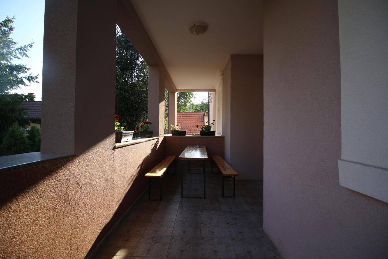 Hostel Teresianum 알렉시나츠 외부 사진
