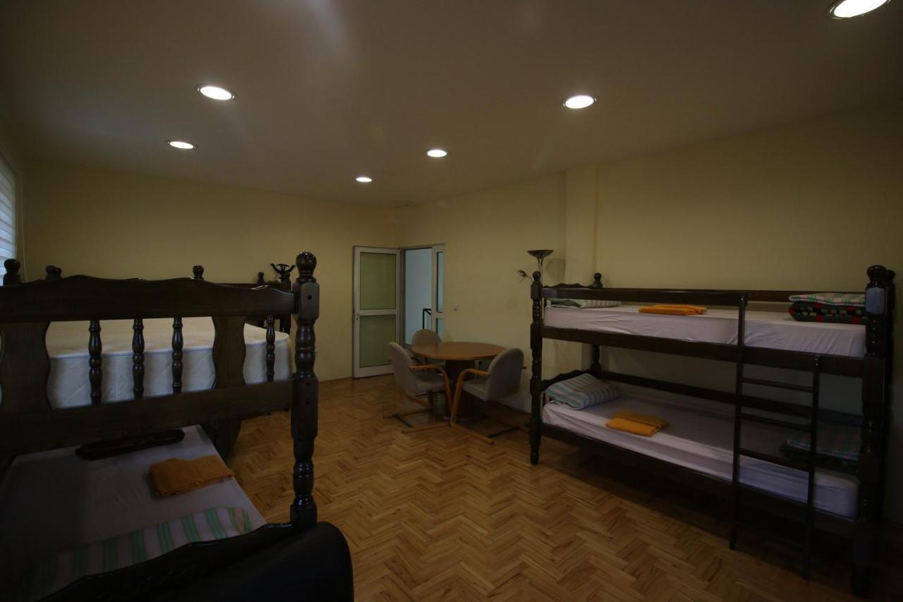 Hostel Teresianum 알렉시나츠 외부 사진