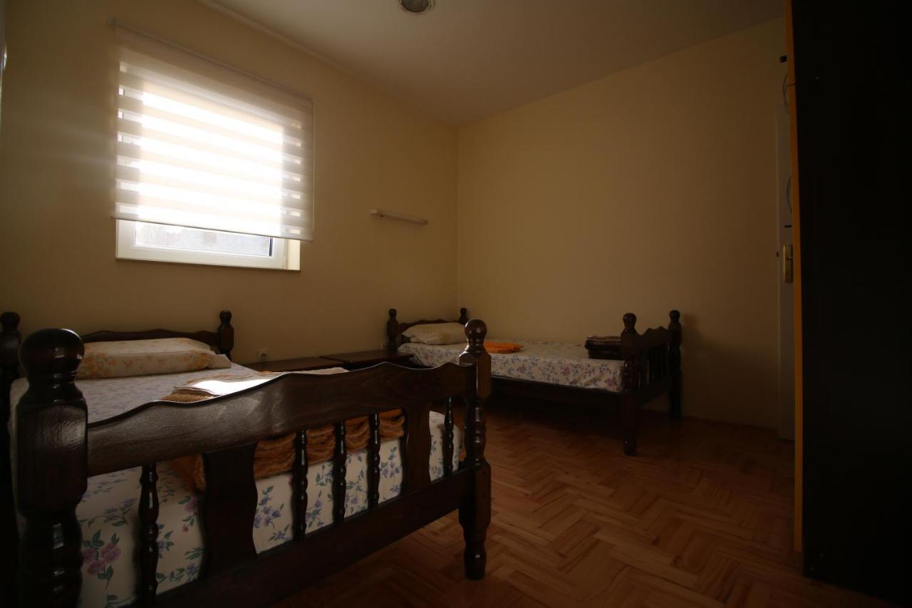 Hostel Teresianum 알렉시나츠 외부 사진